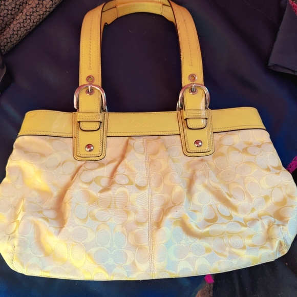 Coach 👜 * Valentine's Day Special * - Picture 1 of 5